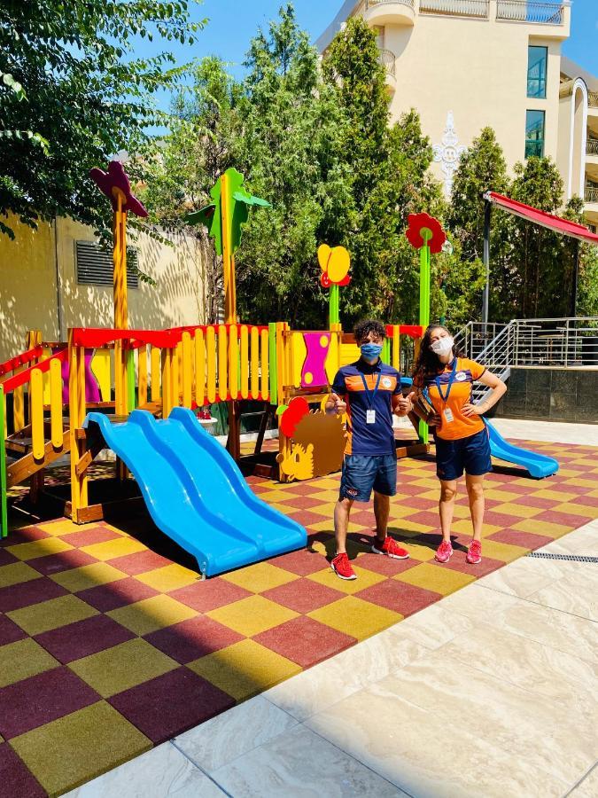Planeta Hotel & Aquapark Free Beach Access Sunny Beach Exterior photo Playground at the school