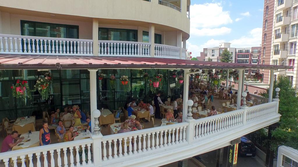 Planeta Hotel & Aquapark Free Beach Access Sunny Beach Exterior photo A restaurant in the resort
