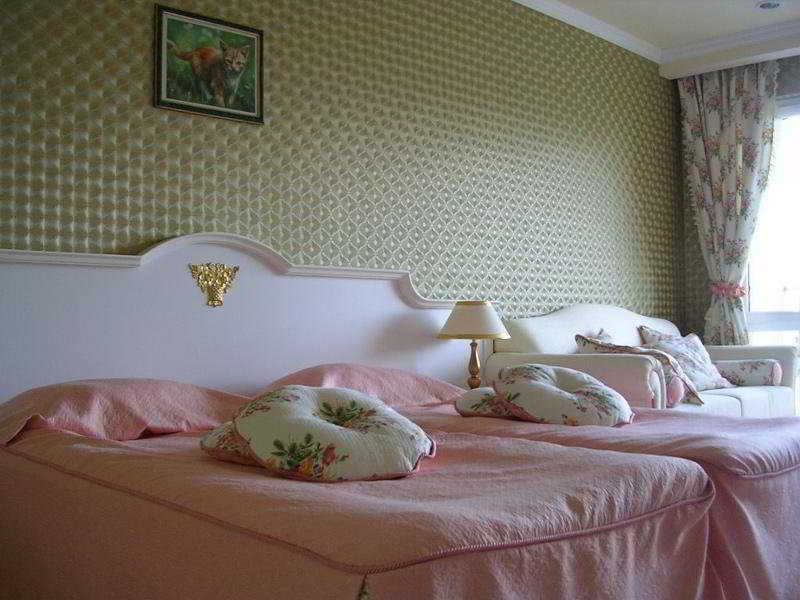 Planeta Hotel & Aquapark Free Beach Access Sunny Beach Exterior photo A bedroom at the hotel