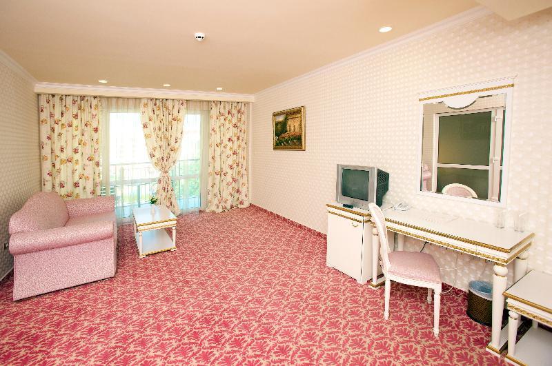 Planeta Hotel & Aquapark Free Beach Access Sunny Beach Exterior photo A room at the hotel